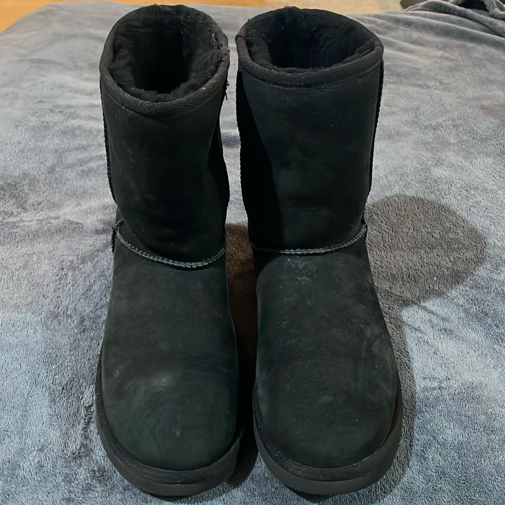 Ugg Women Classic Short ll Ankle Boots